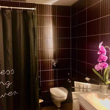 Apartament Nearby Airport Road *